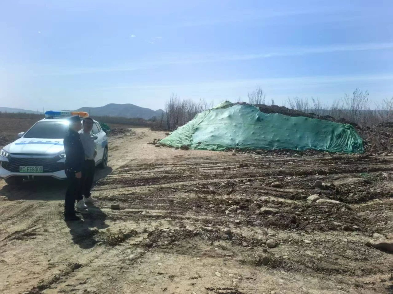 新疆某工地扬尘扩散，因雾炮设备维护不及时被停工整改！